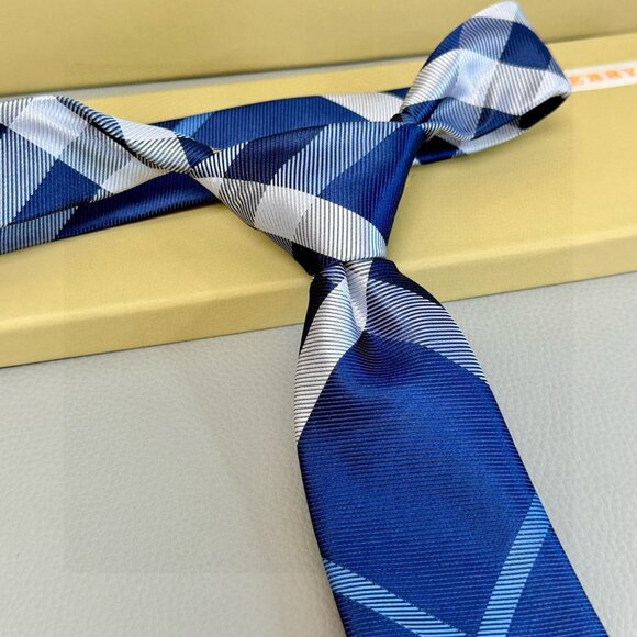 Burberry Men's Tie - Picture 4 of 4